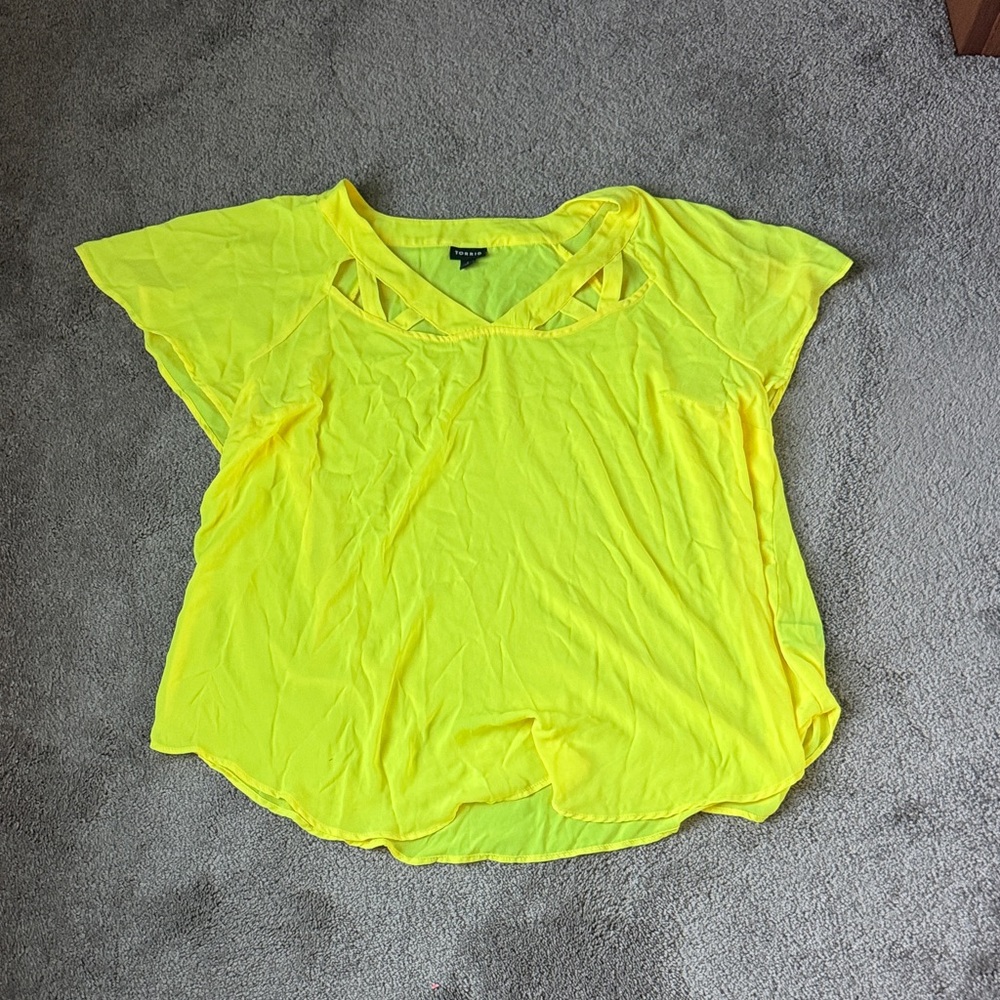 Torrid Bright Yellow Chiffon Short Sleeve Blouse Top SIZE 1X Lightweight